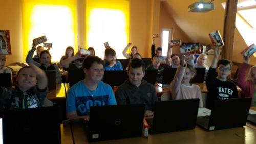 56951184 414960452398775 690526901772484608 n